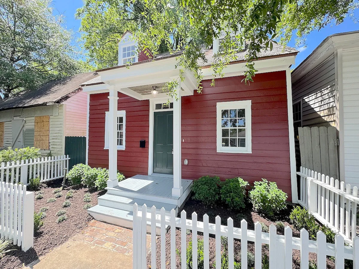 Property Photo - 645 E Anderson St