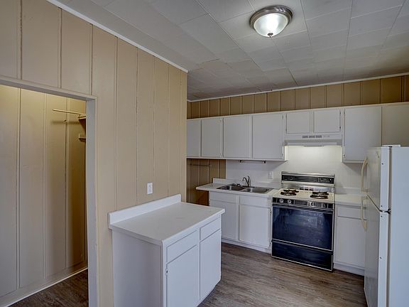 5th image of 308 S Henry St #1