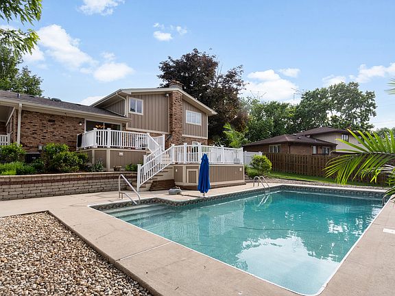 3rd image of 12108 Derby Ln