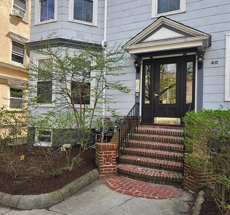 1st image of 40 Highland Ave APT 8