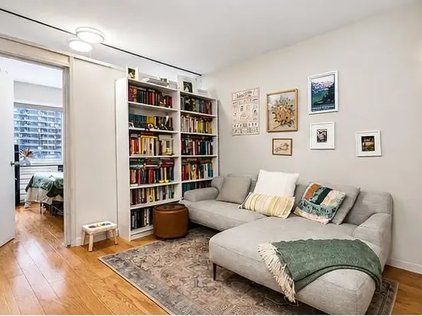 333 East 46th Street image 1 of 7
