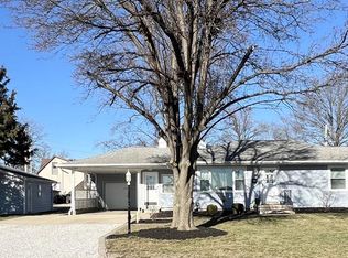 929 W South St, Mascoutah, IL