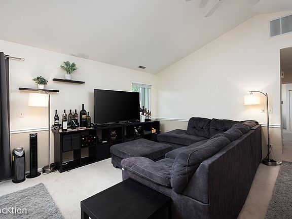 4th image of 378 Sandhurst Cir APT 8