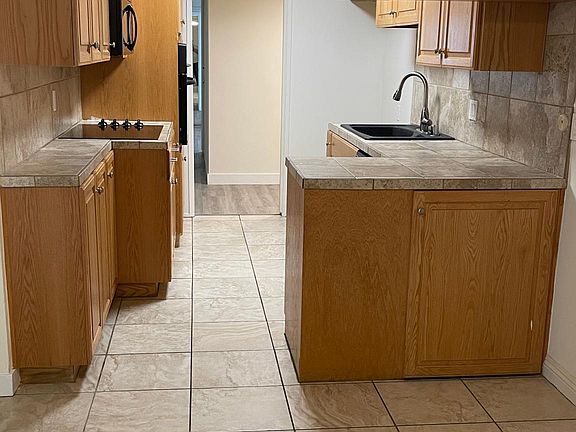 3rd image of 17424 Burbank Blvd #102