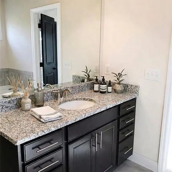 6272 Century Park Pl SE — Photo 11