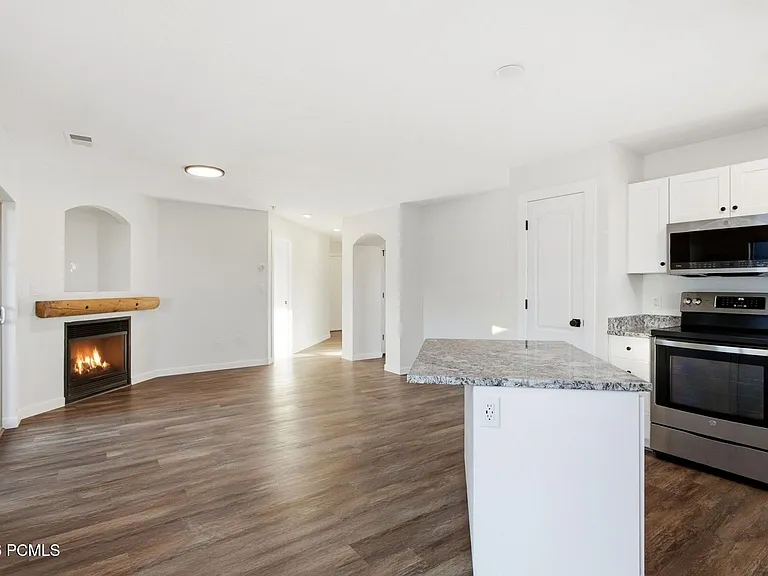1716 W Fox Bay Dr #H204 — Photo 9