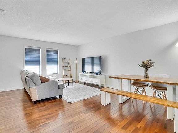 5th image of 142 S Panatella Park NW