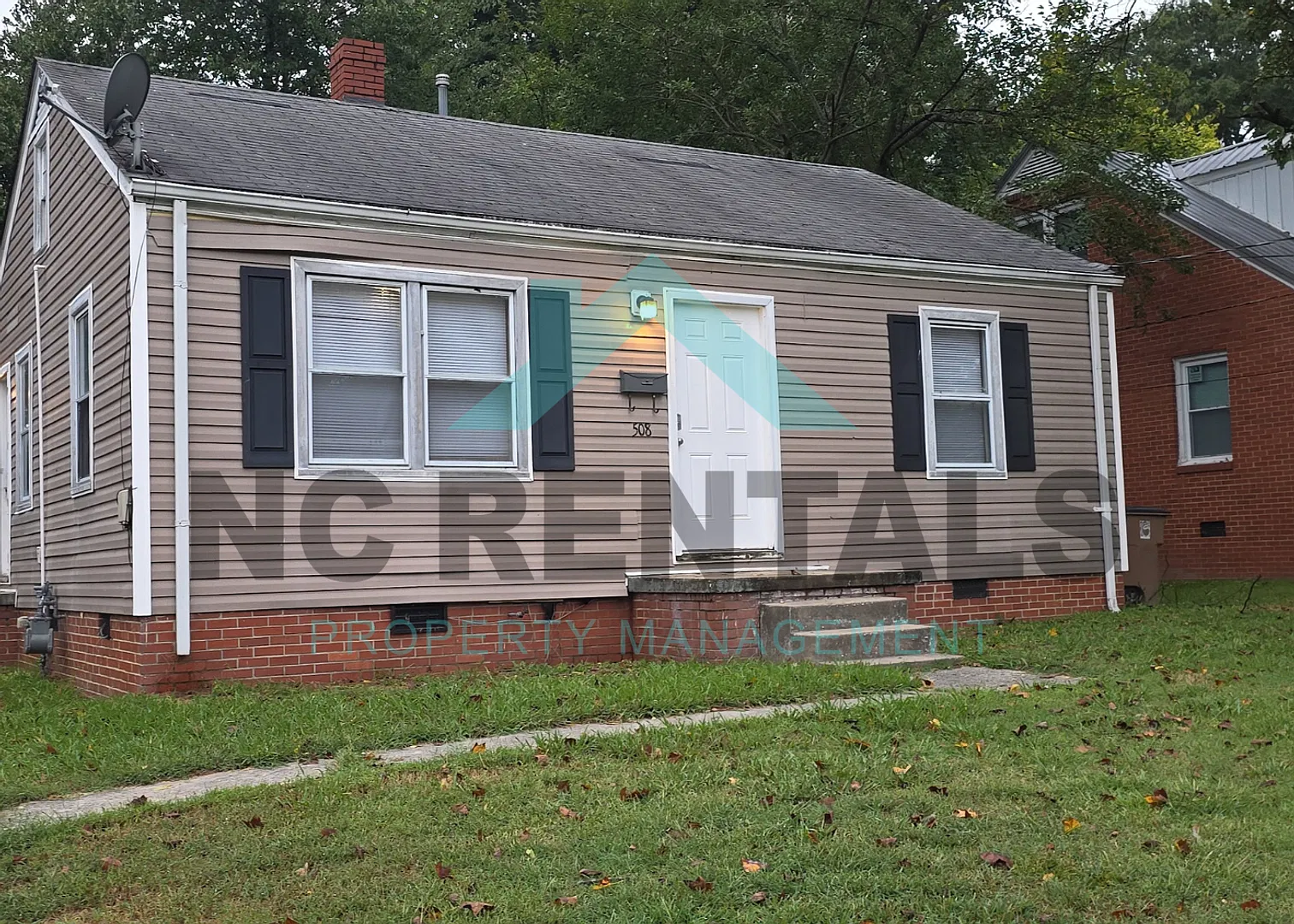 Charming $1,000 2-Bed/1-Bath Home in East Greensboro! — Photo 1