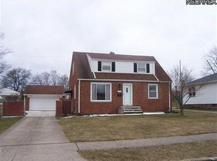3121 Hilltop Dr, Parma, OH