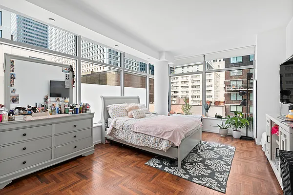 Rented by Compass | media 17