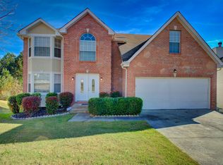 1136 Old Greystone Dr, Lithonia, GA 30058