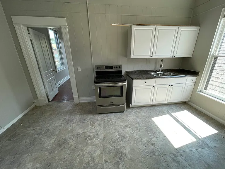 Large Eat In Kitchen