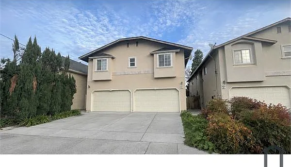 965 Pacific Ave — Photo 2