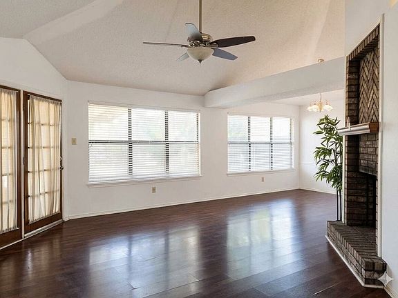 4th image of 2401 Cortland Cir