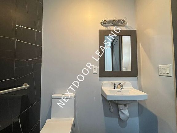 3rd image of 62 Vroom St #1