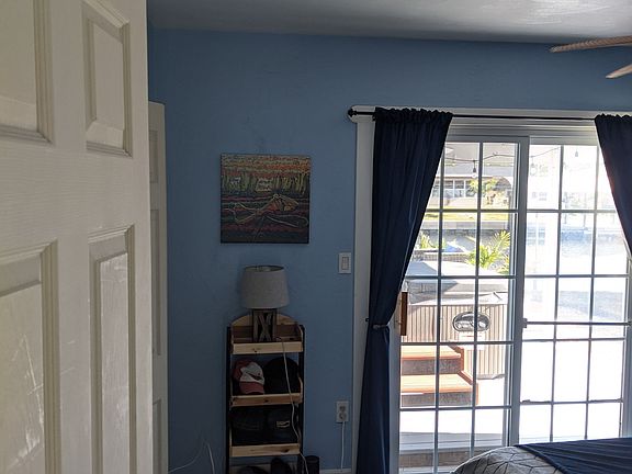 5th image of 9467 Sun Isle Dr NE