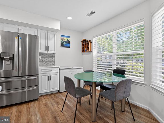 4th image of 5403 Plantation Ct