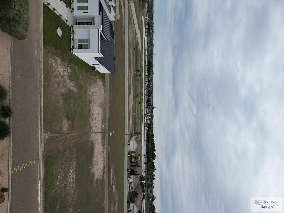 2nd image of 3821 Santo Cielo St