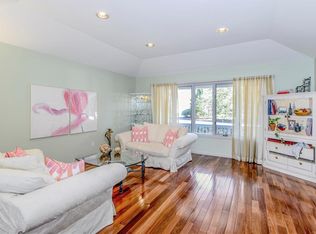 95 River Farms Dr, West Warwick, RI 02893