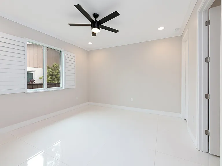 314 NE Surfside Ave — Photo 33