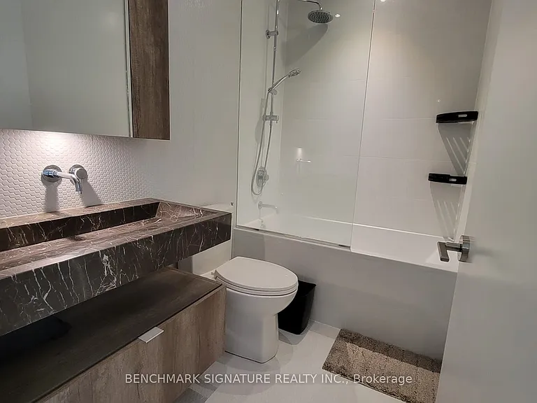 11 Yorkville Ave #2102 — Photo 3