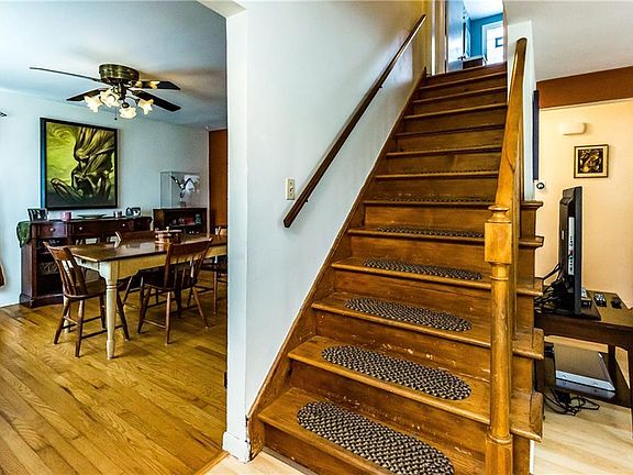 2nd image of 240 Armstrong Pl