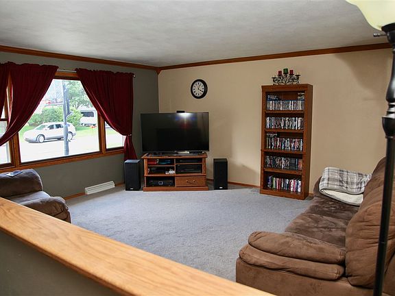 5th image of 681 Indianwood Ct
