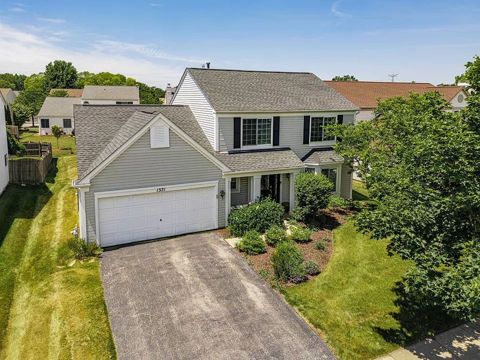 1371 E Braymore Cir