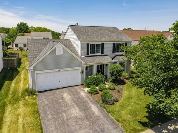 1371 E Braymore Cir, Naperville, IL 60564