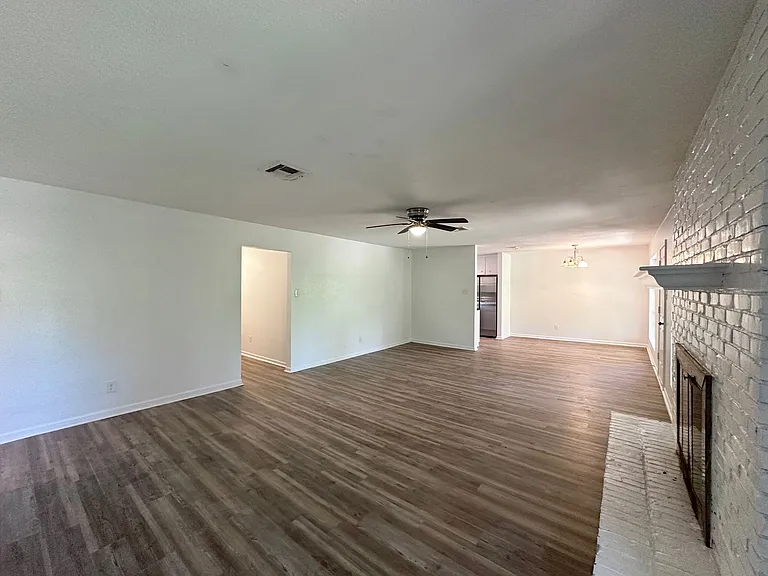 3822 Valley View Dr — Photo 5