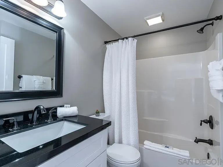 847 Beryl St — Photo 5