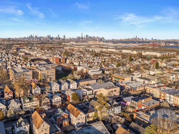 809-811 Broadway image 28 of 29