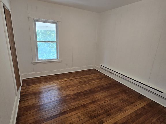 4th image of 19-21 Clayton St Unit 3