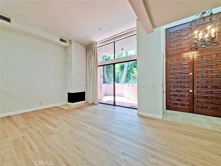 5345 White Oak Ave #G — Photo 5