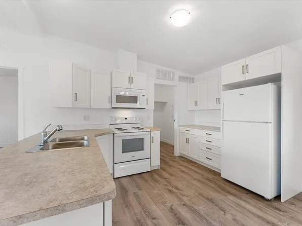 1750 Lenz Rd #102, West Kelowna, BC V1Z 3N1