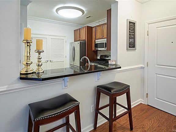 5th image of 410 Westchester Ave Unit 105