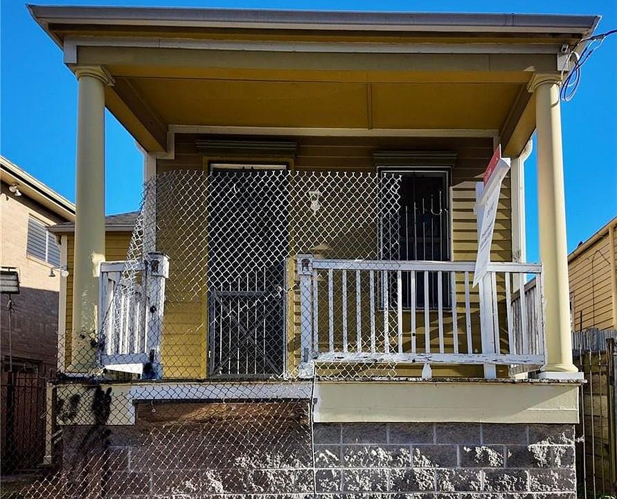 1st image of 1464 N Claiborne Ave