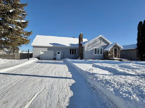 1509 Davitt St, Sault Sainte Marie, MI 49783