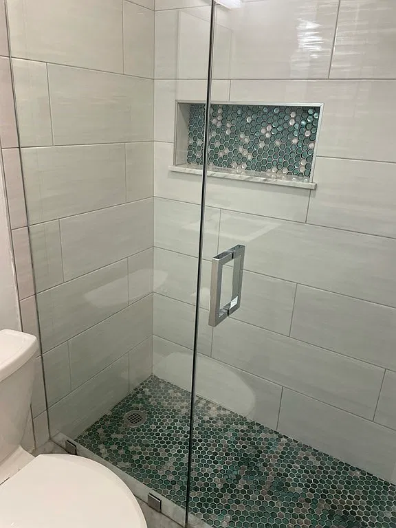 4 bed, 9999 sqft, $6,900 — Photo 1