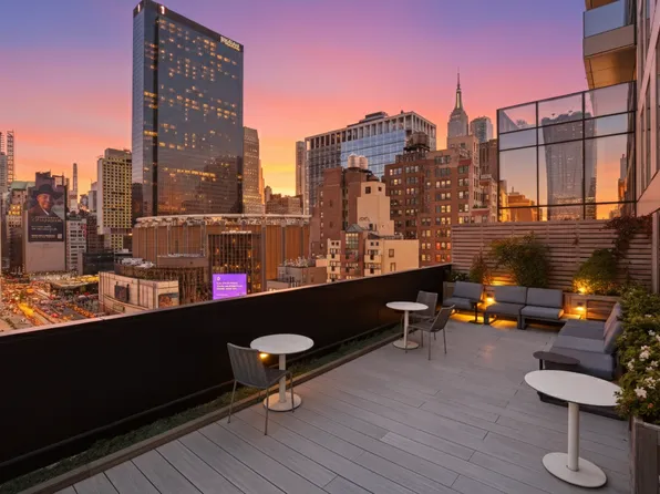 300 West 30th Street image 6 of 11