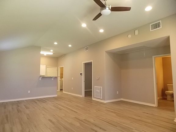 2nd image of 4938 Waco Ave