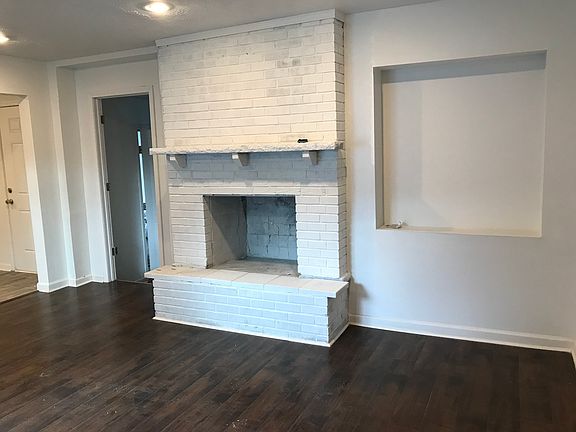 3rd image of 4075 Ashbourne Ln