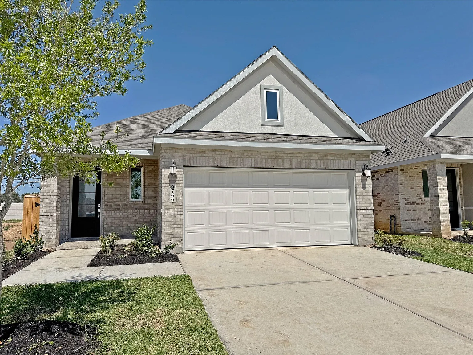 4 bed, 2.0 bath, 1655 sqft, $2,195 — Photo 1