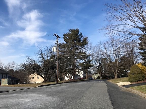 4th image of 2300 Wagon Wheel Dr