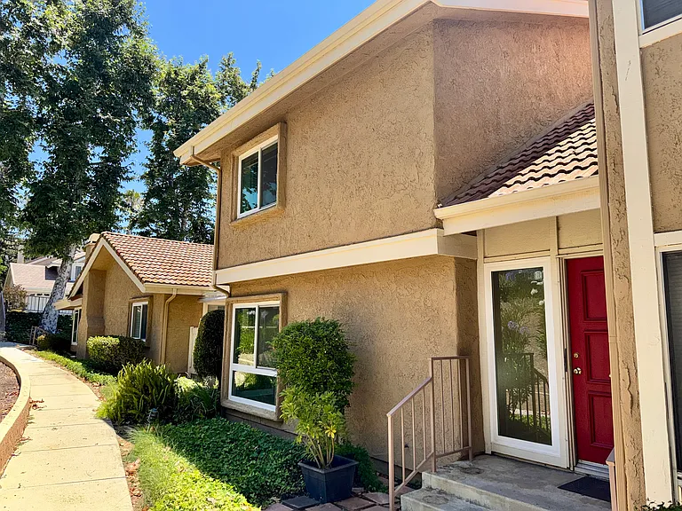 365 N Sprucewood Ave — Photo 1