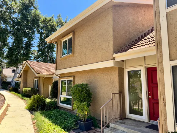 365 N Sprucewood Ave, Oak Park, CA 91377