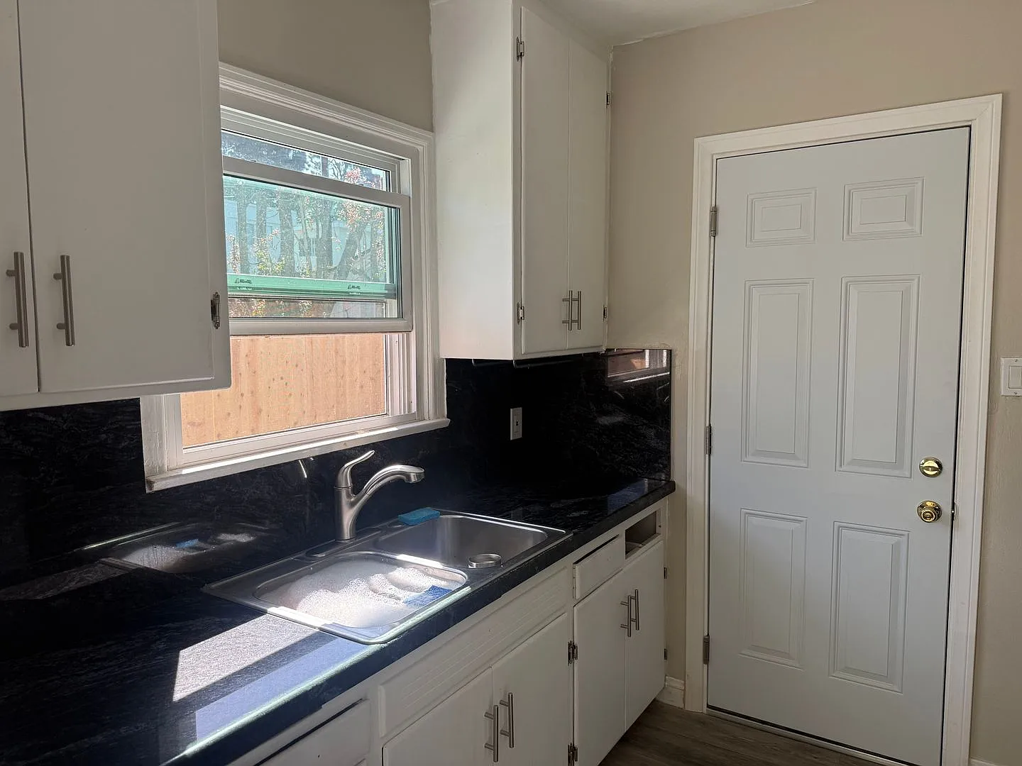 2 bed, 1.0 bath, $3,500 — Photo 4