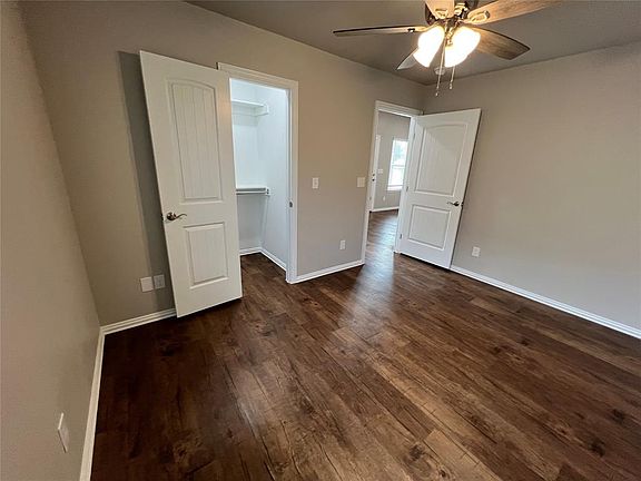 5th image of 840 Elm St