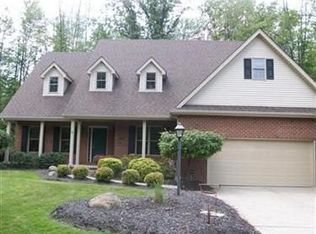 3446 Maple Ridge Dr, Hubbard, OH 44425