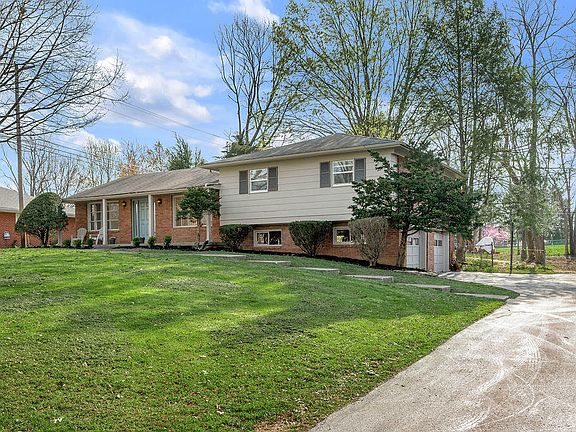 5th image of 3252 Saxon Dr